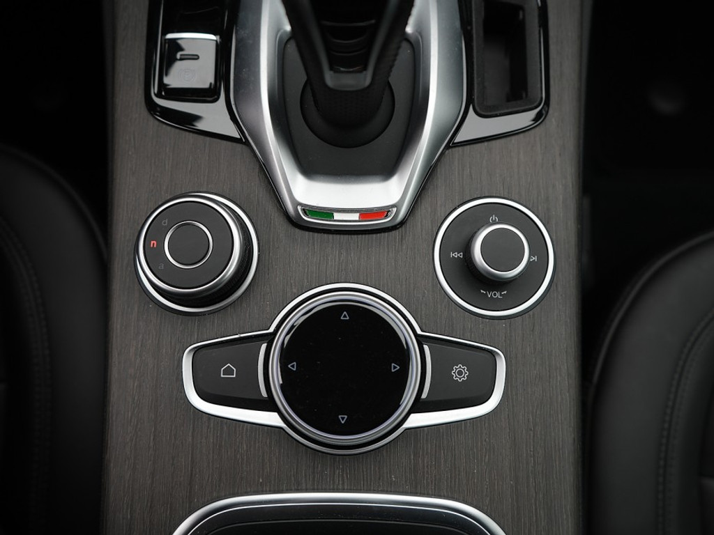 Alfa Romeo Stelvio Ti Q4 2.0 Turbo KAT