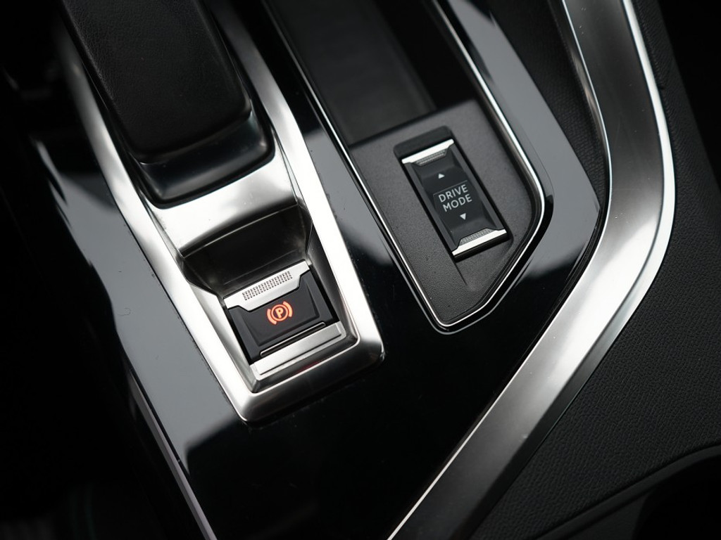 Peugeot 3008 1.6 PHEV Allure Pack 225