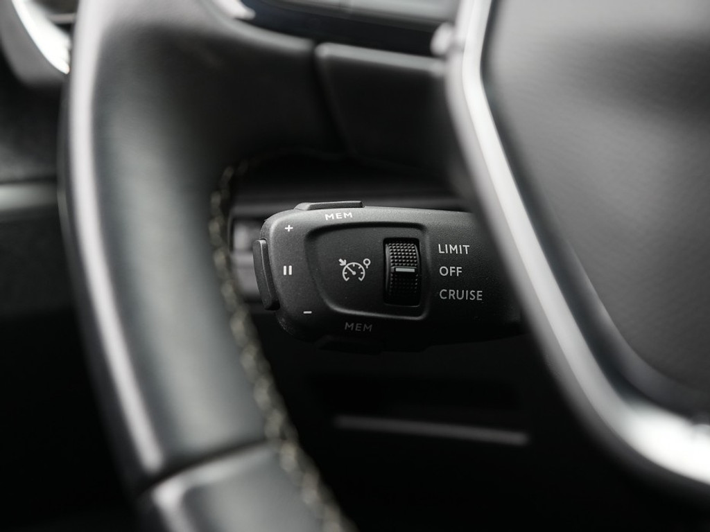 Peugeot 3008 1.6 PHEV Allure Pack 225