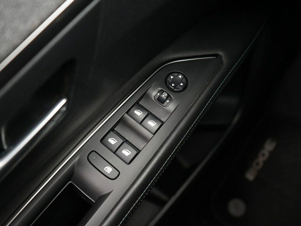 Peugeot 3008 1.6 PHEV Allure Pack 225