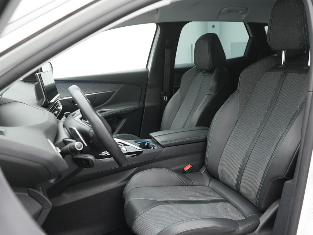Peugeot 3008 1.6 PHEV Allure Pack 225