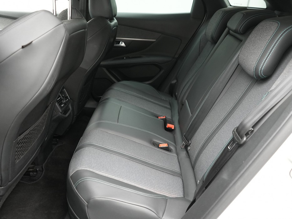 Peugeot 3008 1.6 PHEV Allure Pack 225