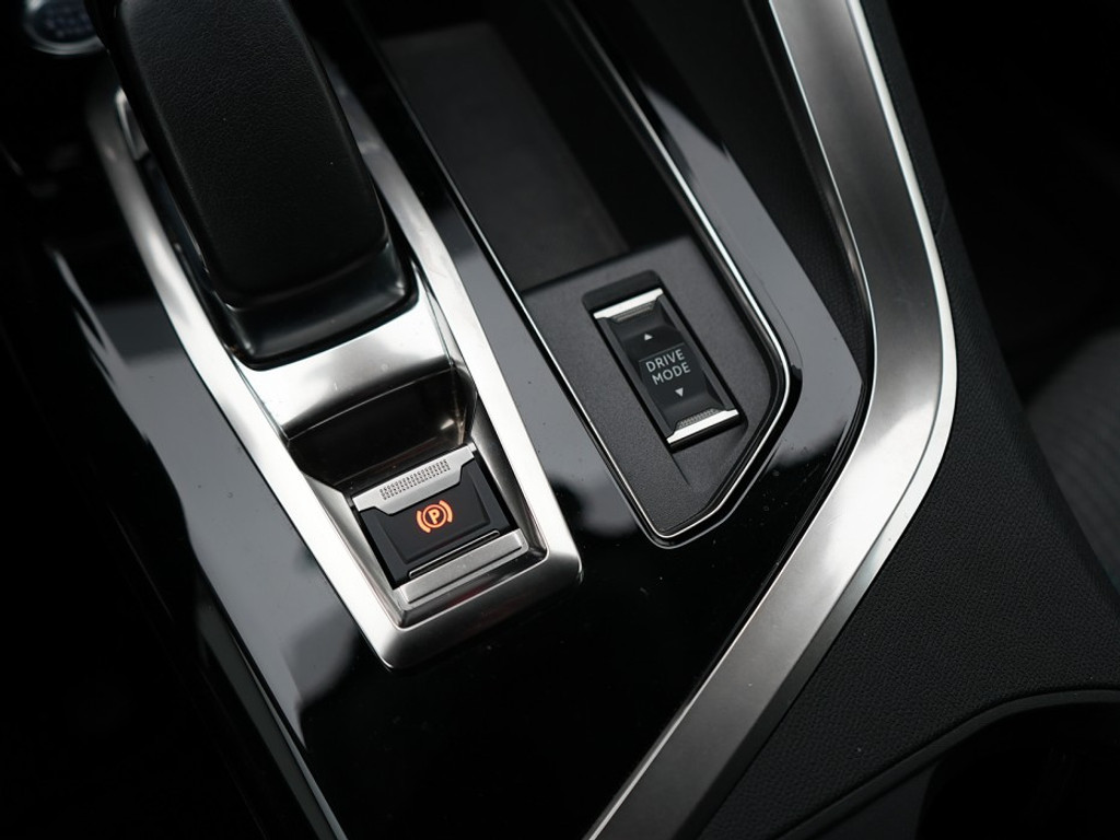 Peugeot 3008 1.6 PHEV Allure Pack 225