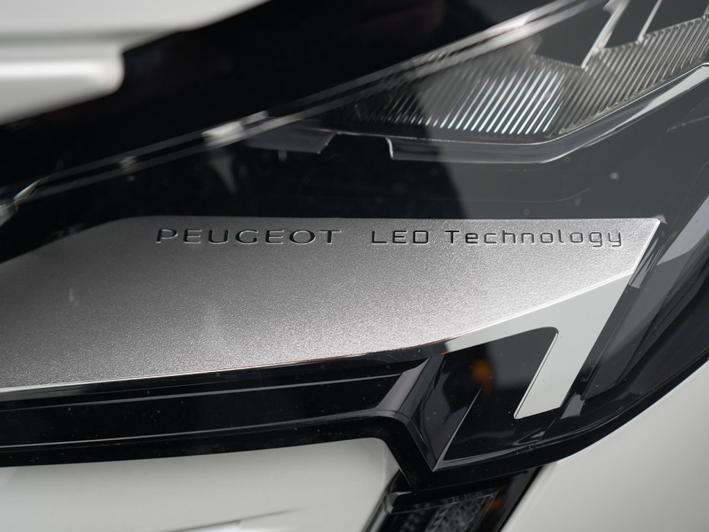 Peugeot 3008 1.6 PHEV Allure Pack 225