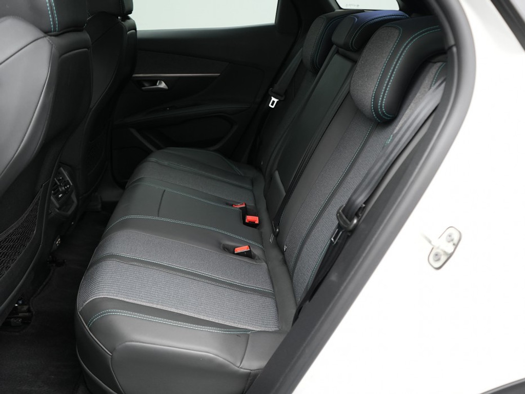 Peugeot 3008 1.6 PHEV Allure Pack 225