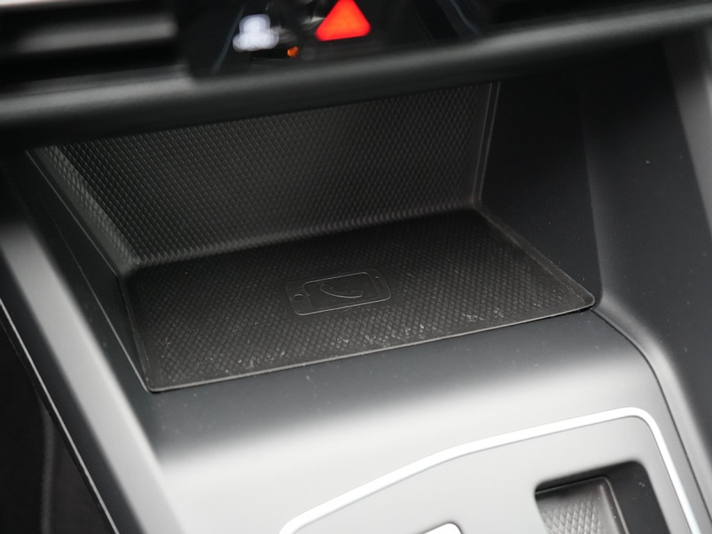 Volkswagen Golf 1.0 TSI DSG Life Business