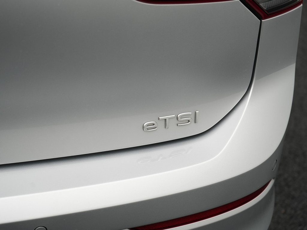 Volkswagen Golf 1.0 TSI DSG Life Business