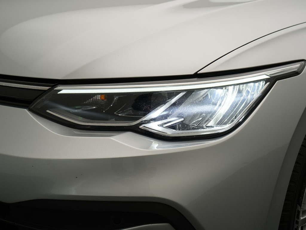 Volkswagen Golf 1.0 TSI DSG Life Business