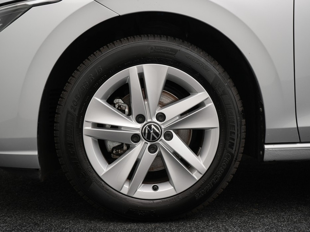 Volkswagen Golf 1.0 TSI DSG Life Business