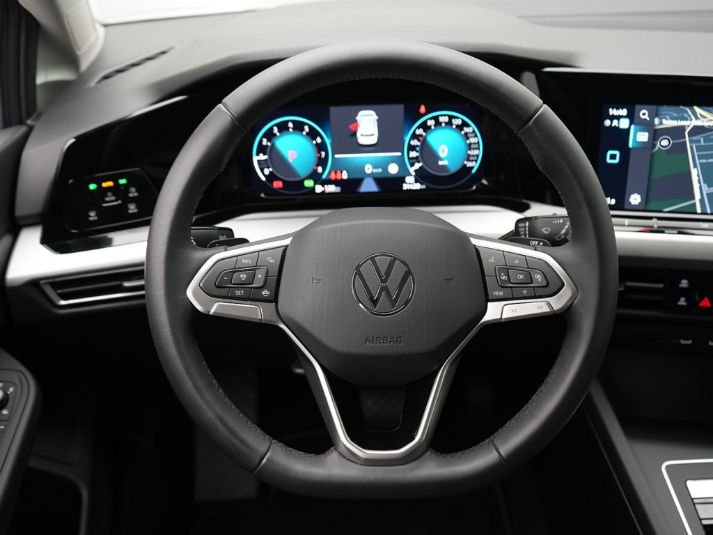 Volkswagen Golf 1.0 TSI DSG Life Business