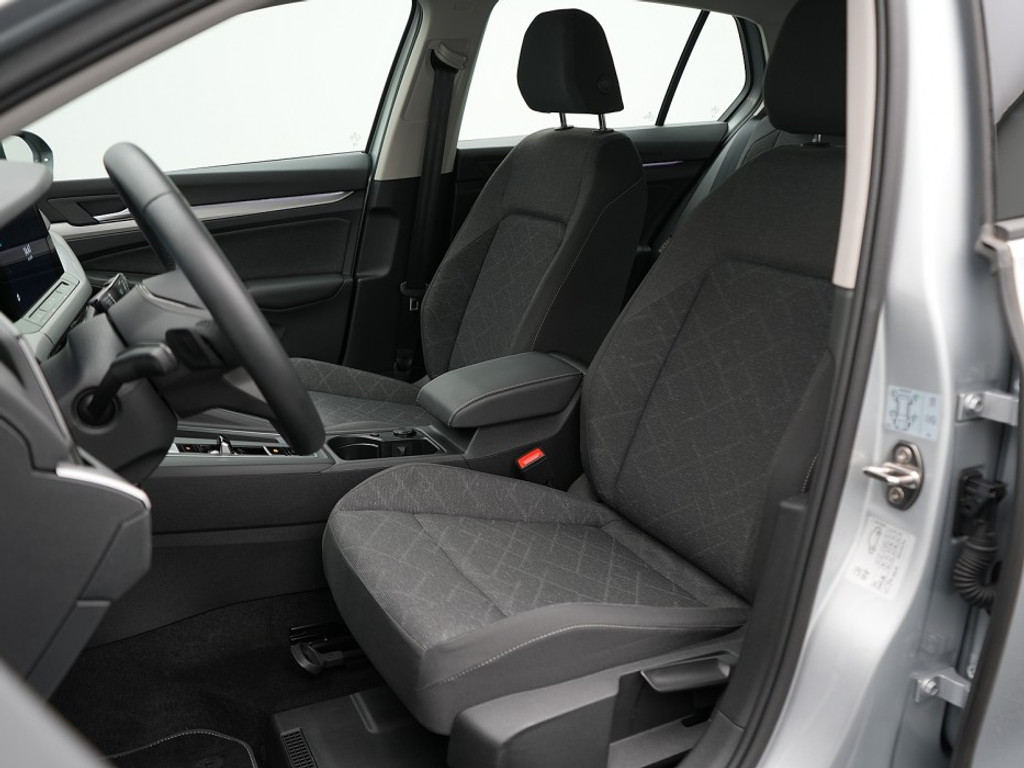 Volkswagen Golf 1.0 TSI DSG Life Business