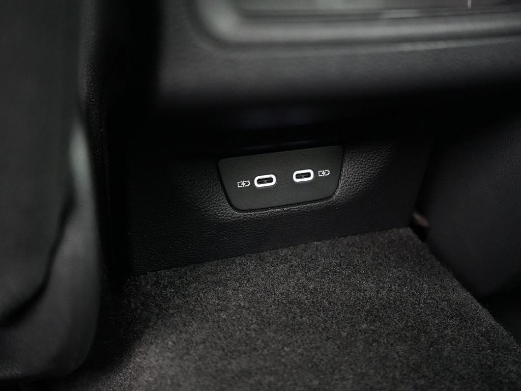 Volkswagen Golf 1.0 TSI DSG Life Business