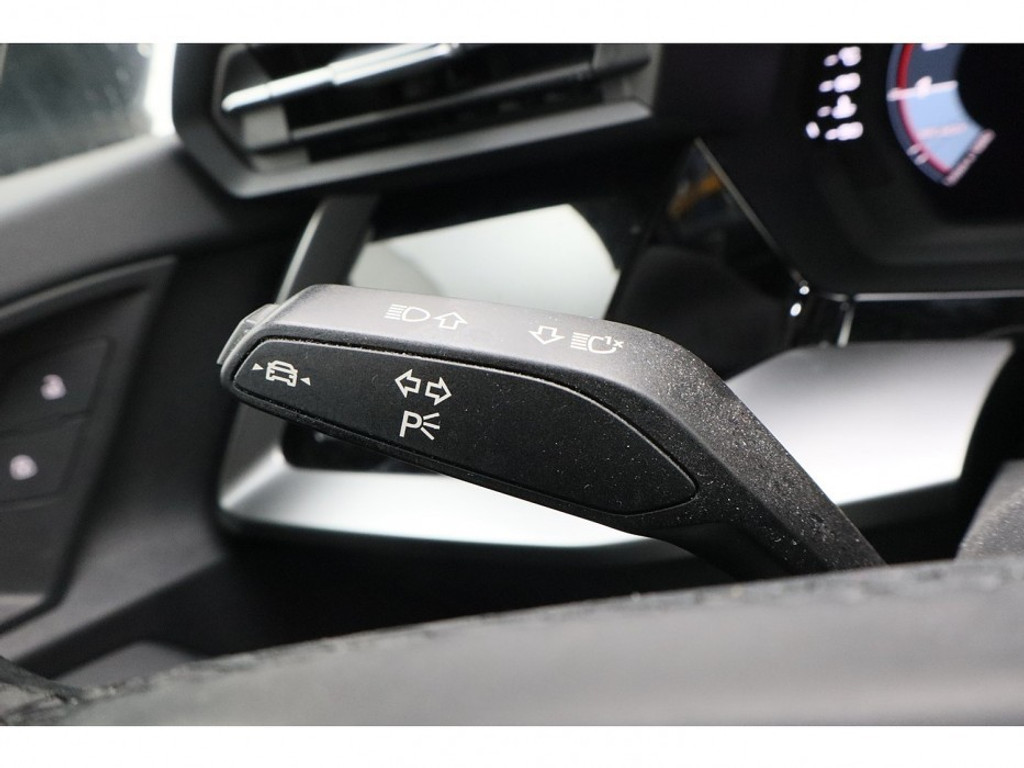 Audi A3 Limousine 30 TFSI Business edition