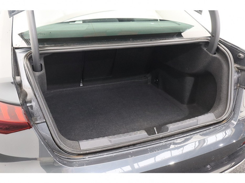 Audi A3 Limousine 30 TFSI Business edition