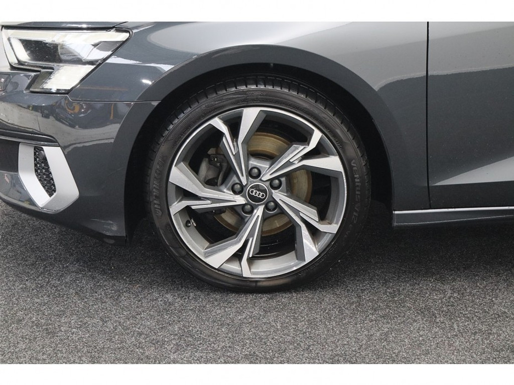 Audi A3 Limousine 30 TFSI Business edition