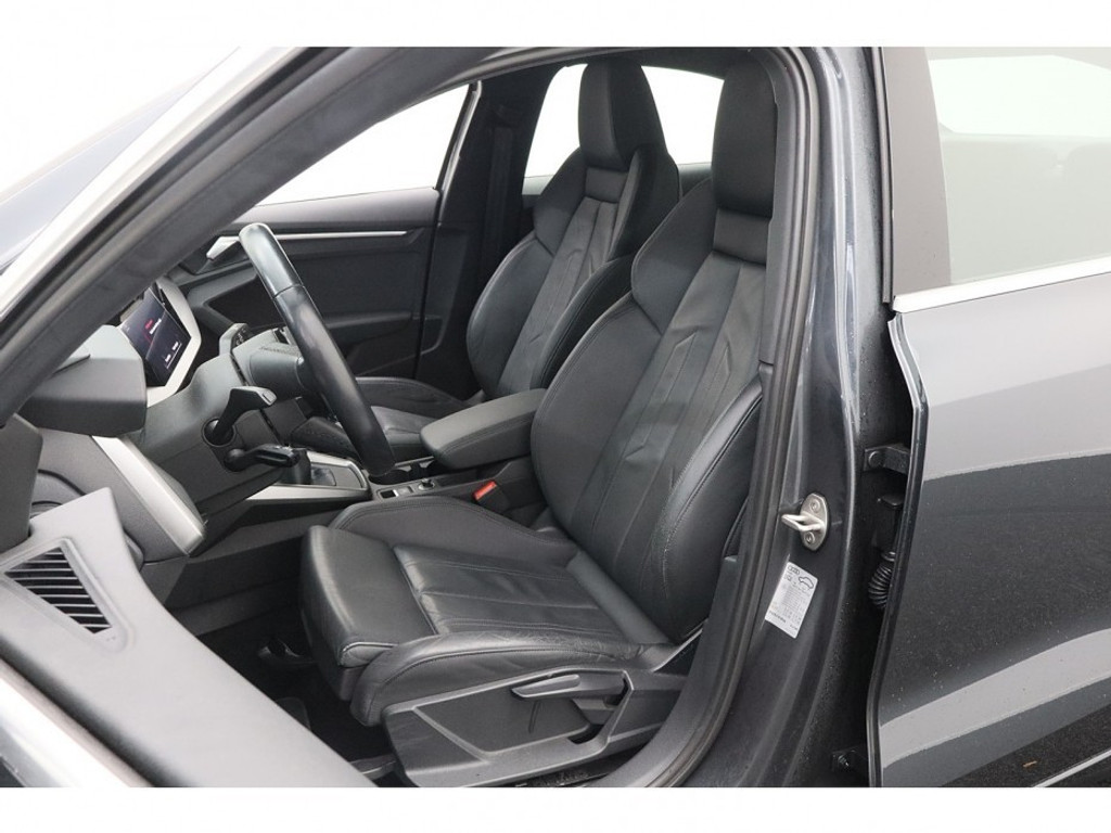 Audi A3 Limousine 30 TFSI Business edition