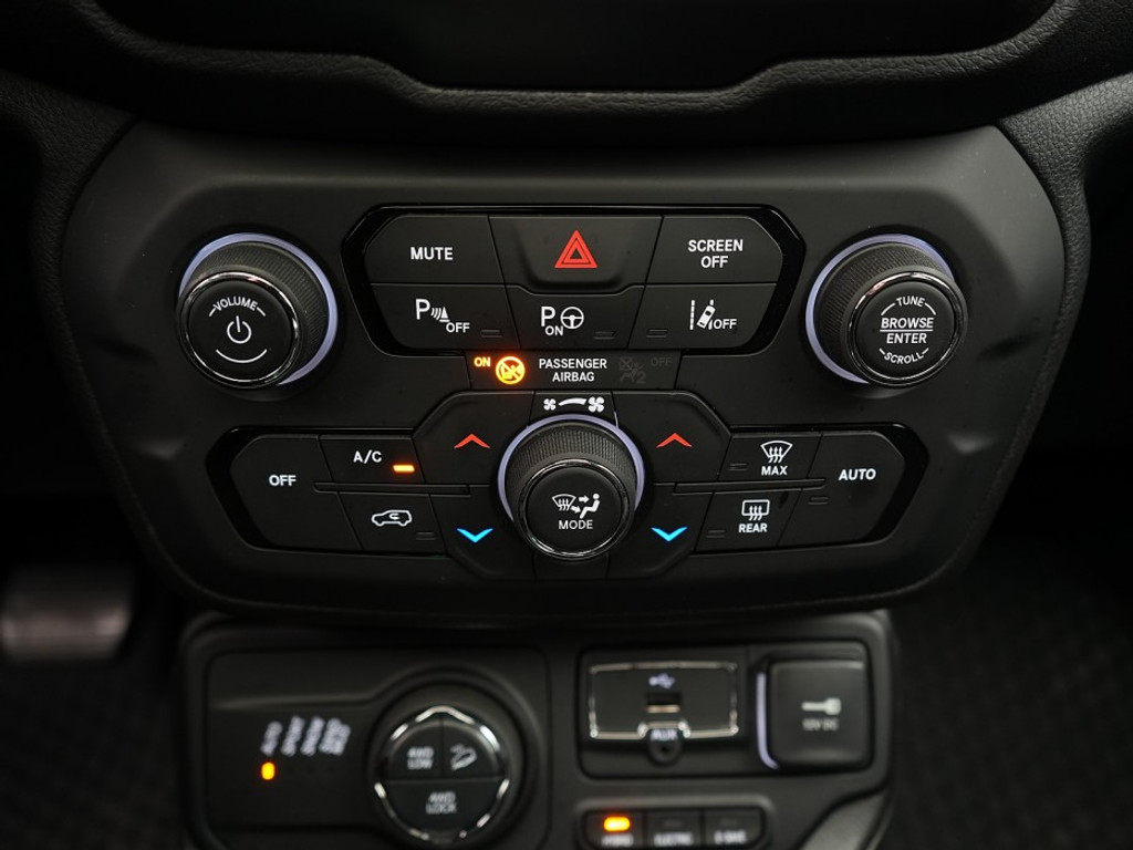 Jeep Renegade S 4Xe | Panoramadak | Stoel/Stuurverwarming | Achteruitrijcamera |