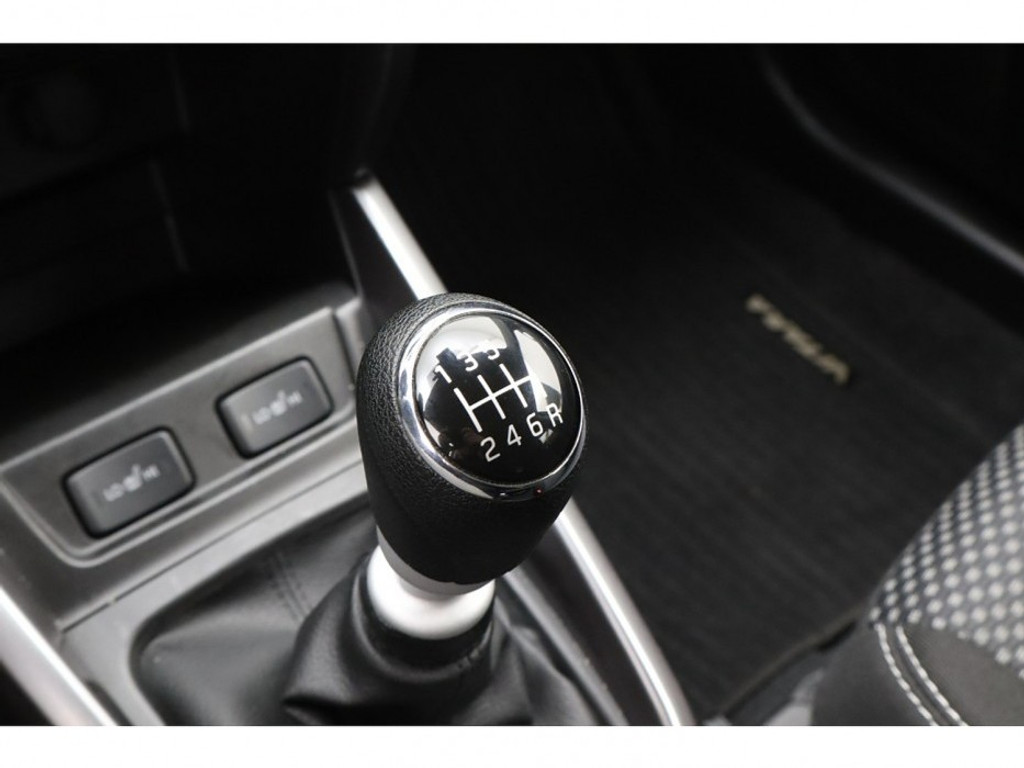 Suzuki Vitara 1.4 | Wit Metallic | All Seasons | Adaptief cruise | Carplay | Climate | Stoelverwarming |