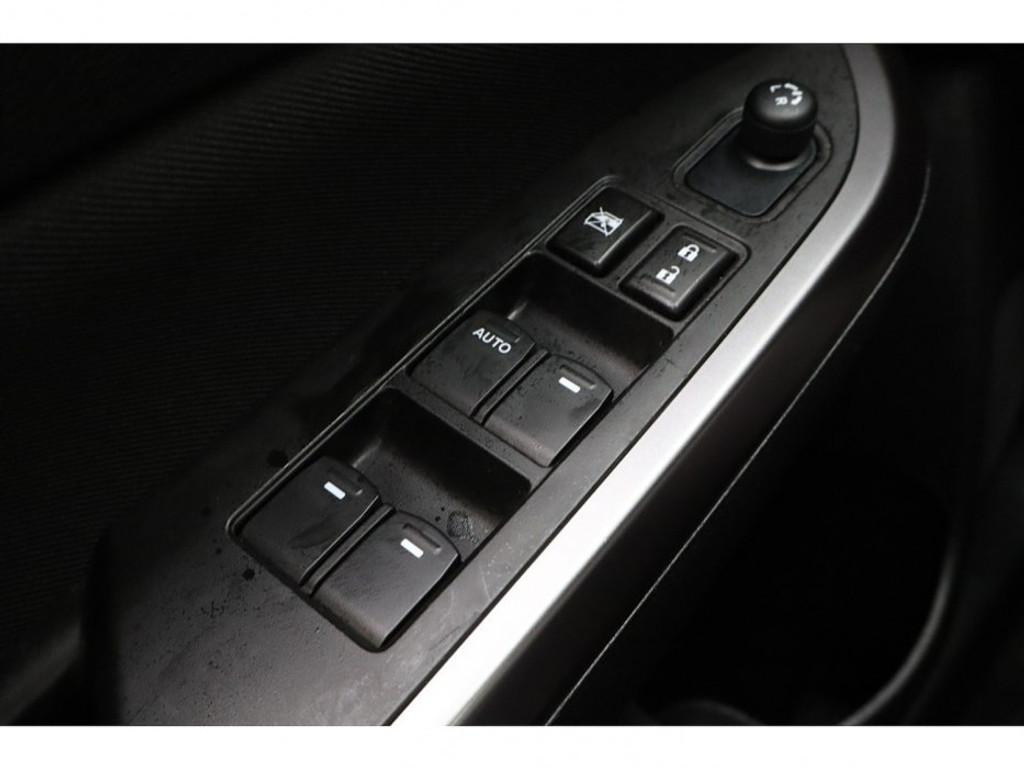 Suzuki Vitara 1.4 | Wit Metallic | All Seasons | Adaptief cruise | Carplay | Climate | Stoelverwarming |