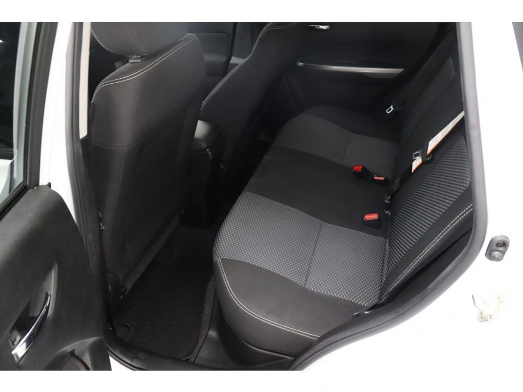 Suzuki Vitara 1.4 | Wit Metallic | All Seasons | Adaptief cruise | Carplay | Climate | Stoelverwarming |