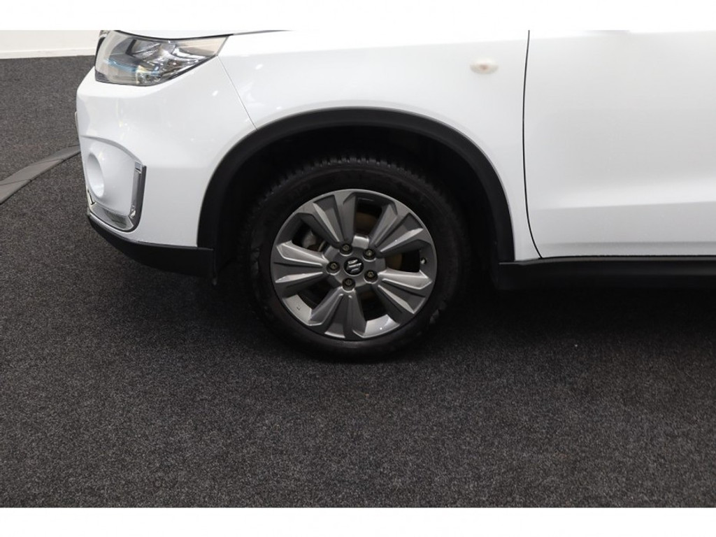 Suzuki Vitara 1.4 | Wit Metallic | All Seasons | Adaptief cruise | Carplay | Climate | Stoelverwarming |
