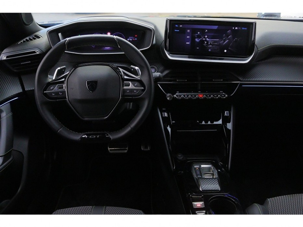 Peugeot 2008 1.2 Hybrid 136 GT