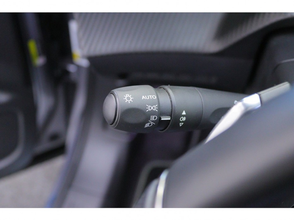 Peugeot 2008 1.2 Hybrid 136 GT