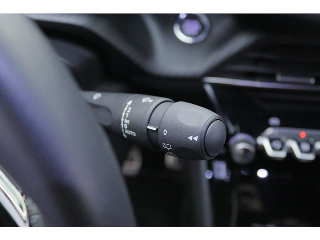 Peugeot 2008 1.2 Hybrid 136 GT