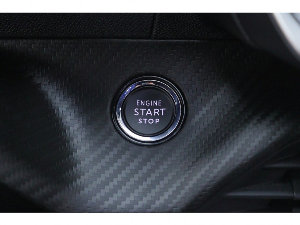 Peugeot 2008 1.2 Hybrid 136 GT