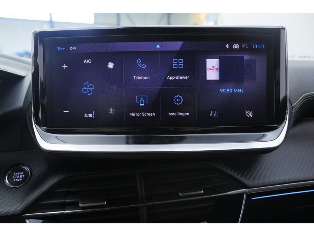 Peugeot 2008 1.2 Hybrid 136 GT