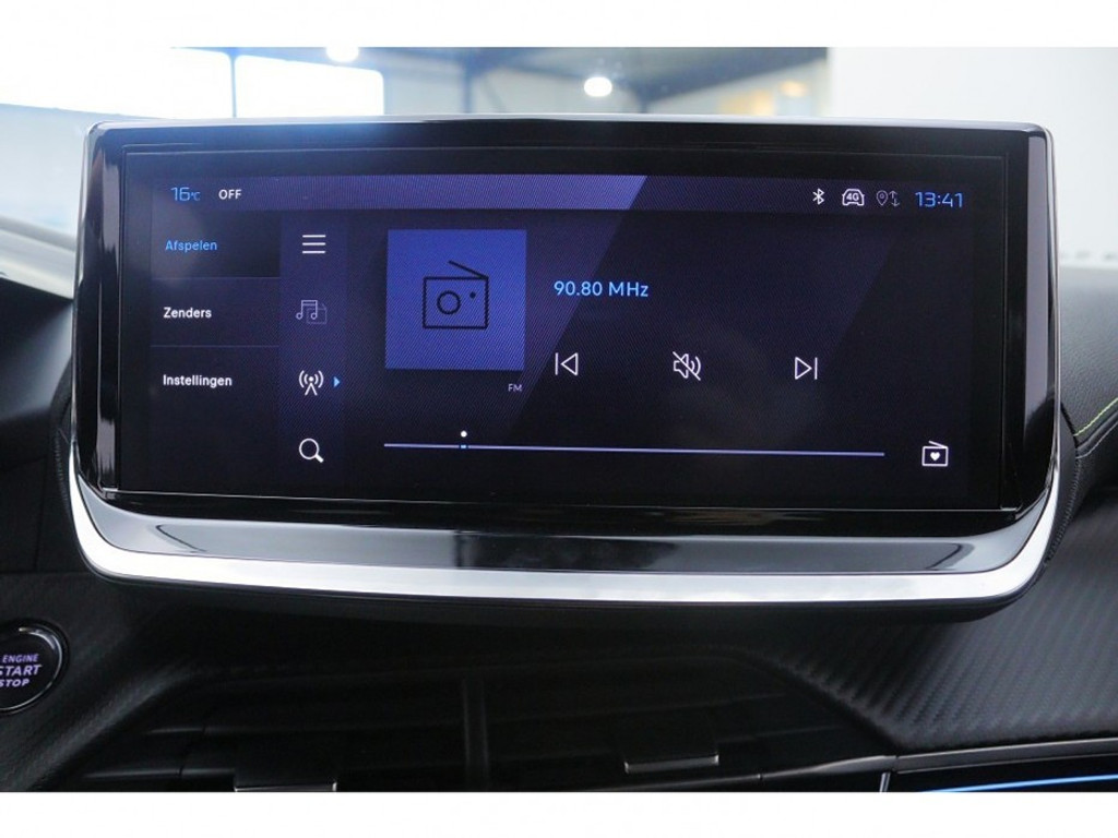 Peugeot 2008 1.2 Hybrid 136 GT