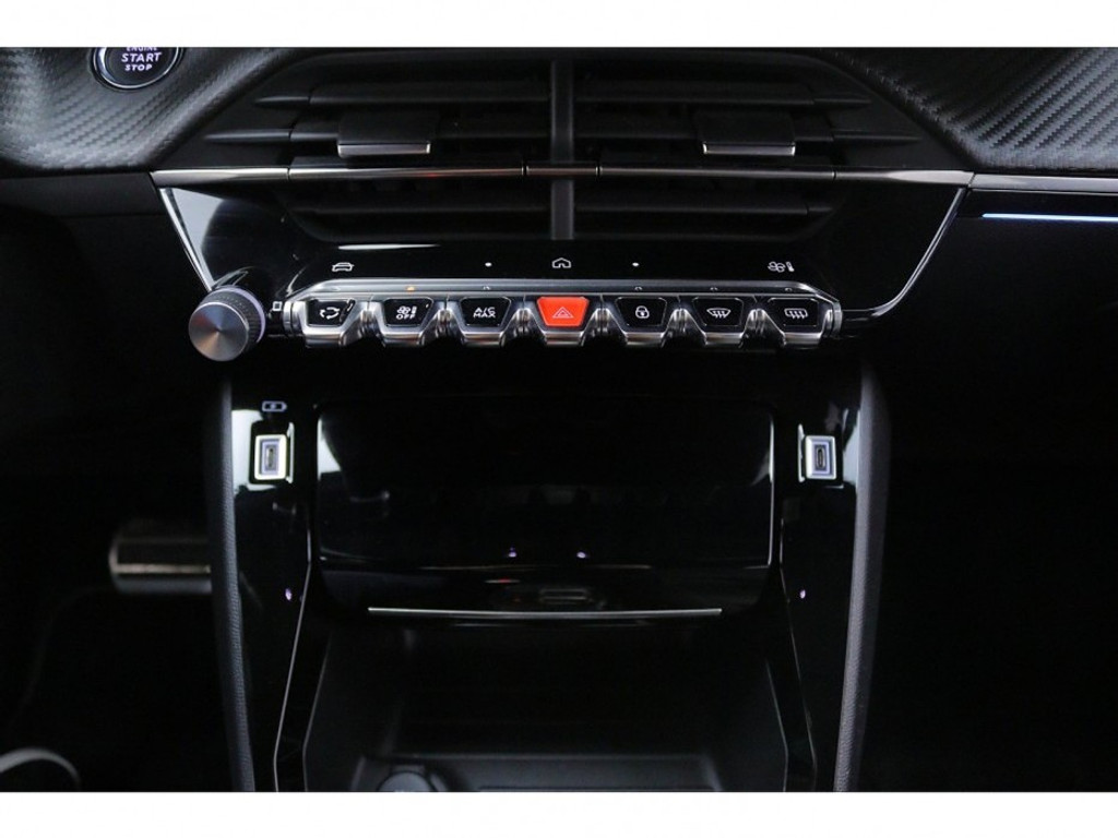 Peugeot 2008 1.2 Hybrid 136 GT