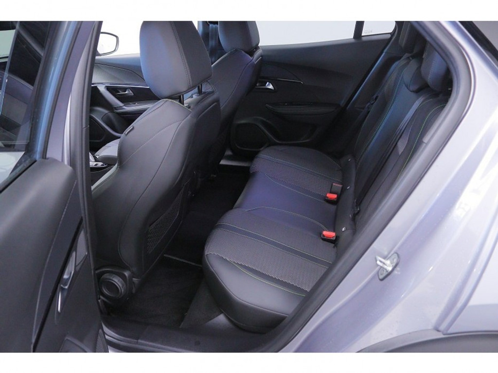 Peugeot 2008 1.2 Hybrid 136 GT