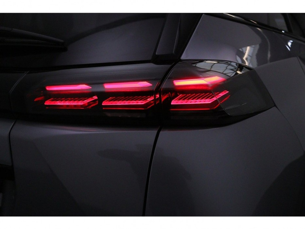 Peugeot 2008 1.2 Hybrid 136 GT