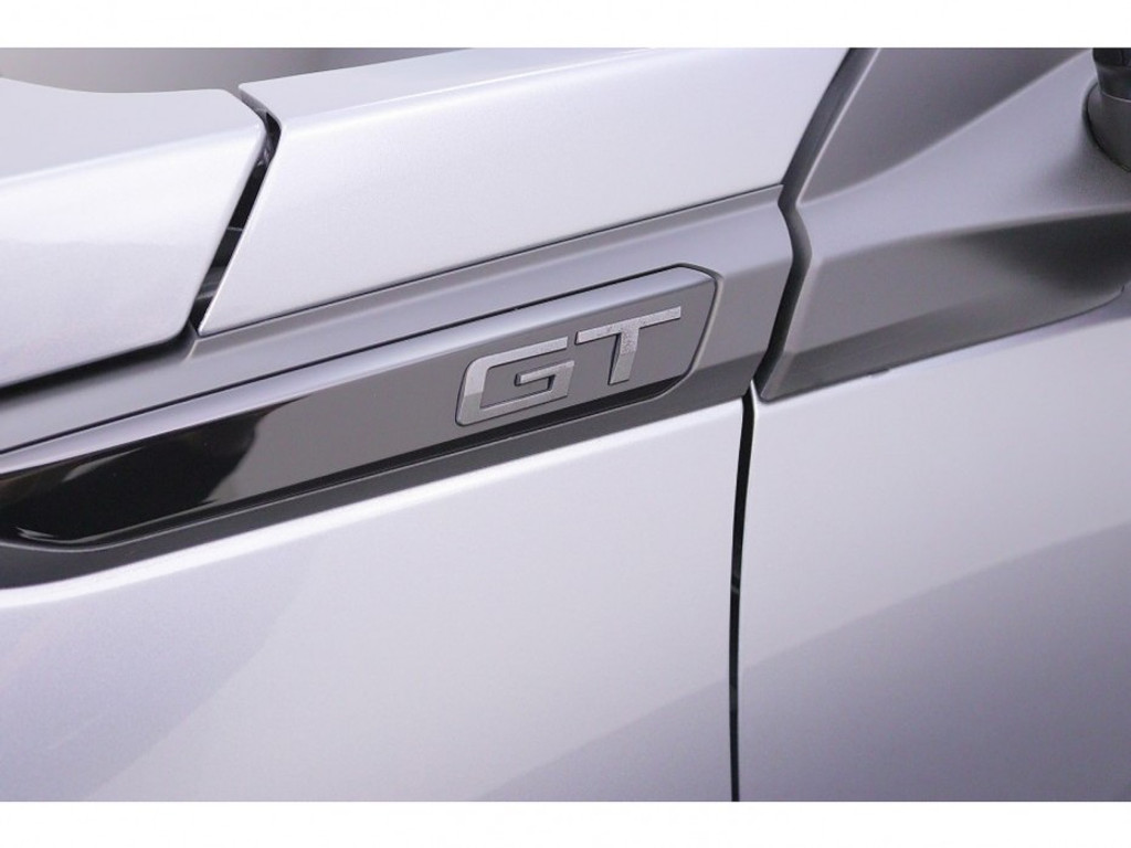 Peugeot 2008 1.2 Hybrid 136 GT