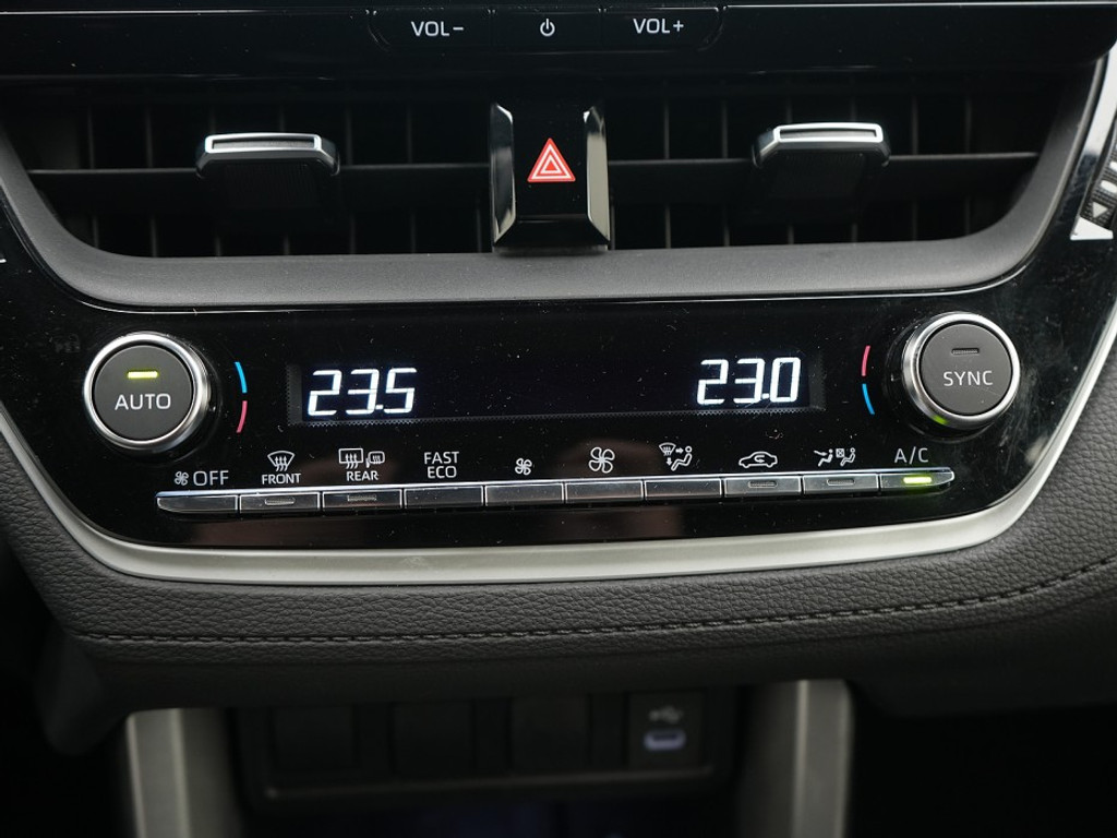 Toyota Corolla Cross Hybrid | Navi & Carplay | Adaptief Cruise | Climate | Full Led | LM-Velgen | Achteruitrijcamera