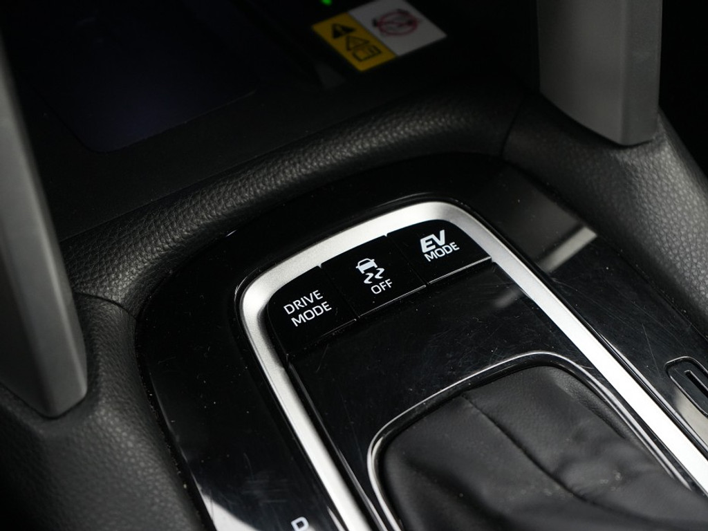 Toyota Corolla Cross Hybrid | Navi & Carplay | Adaptief Cruise | Climate | Full Led | LM-Velgen | Achteruitrijcamera