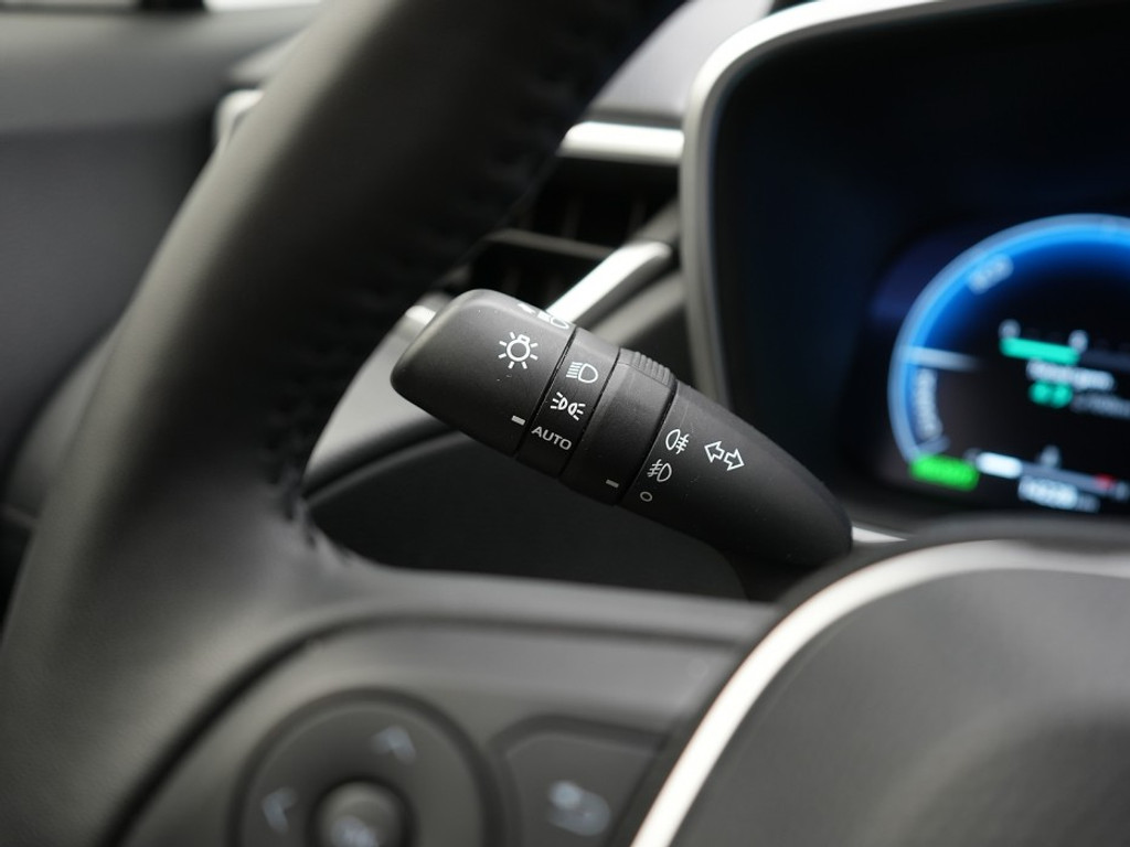 Toyota Corolla Cross Hybrid | Navi & Carplay | Adaptief Cruise | Climate | Full Led | LM-Velgen | Achteruitrijcamera