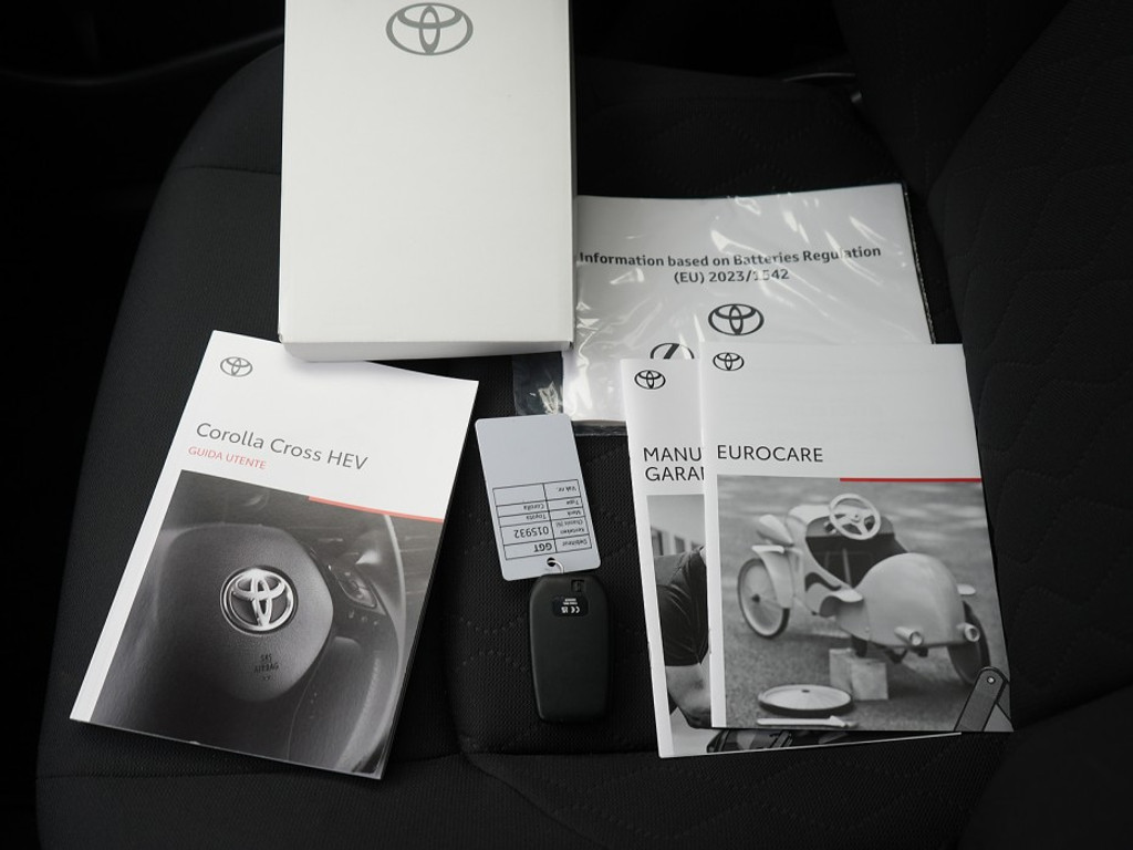 Toyota Corolla Cross Hybrid | Navi & Carplay | Adaptief Cruise | Climate | Full Led | LM-Velgen | Achteruitrijcamera