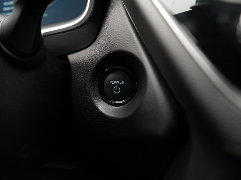 Toyota Corolla Cross Hybrid | Navi & Carplay | Adaptief Cruise | Climate | Full Led | LM-Velgen | Achteruitrijcamera