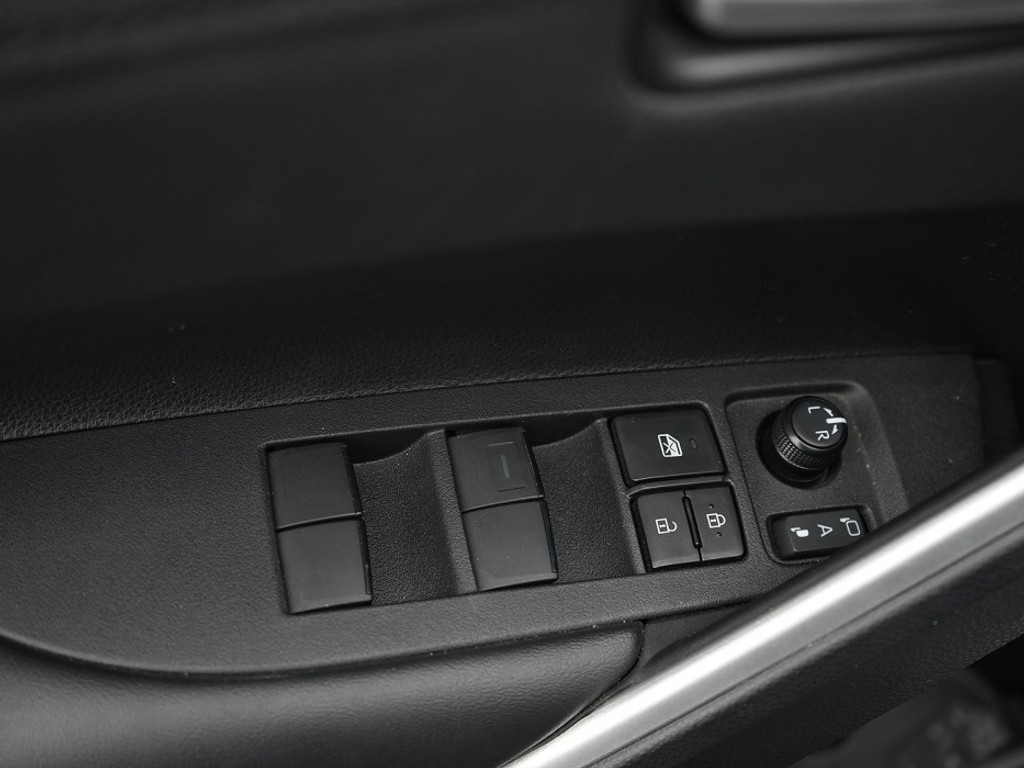 Toyota Corolla Cross Hybrid | Navi & Carplay | Adaptief Cruise | Climate | Full Led | LM-Velgen | Achteruitrijcamera