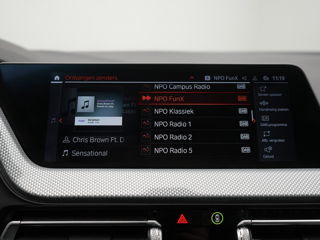 BMW 1 Serie 118 118i High Executive Trekhaak | Navi & Carplay | Stoelverwarming | Camera | Cruise | Sfeer Verlichting | LM-Velgen |