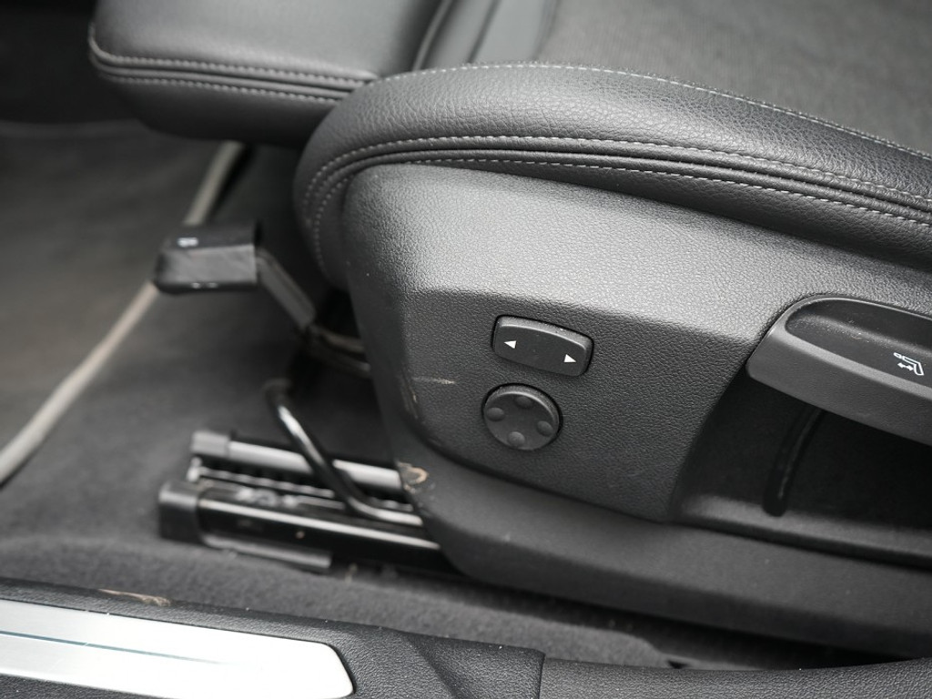 BMW 1 Serie 118 118i High Executive Trekhaak | Navi & Carplay | Stoelverwarming | Camera | Cruise | Sfeer Verlichting | LM-Velgen |