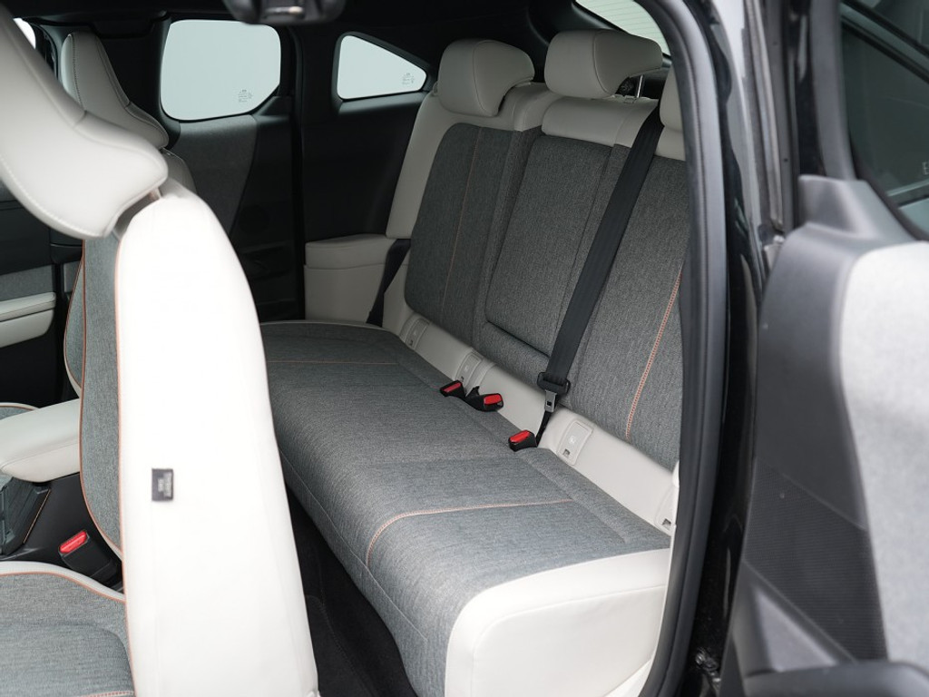 Mazda MX-30 e-SkyActiv 145 First Edition 36 kWh