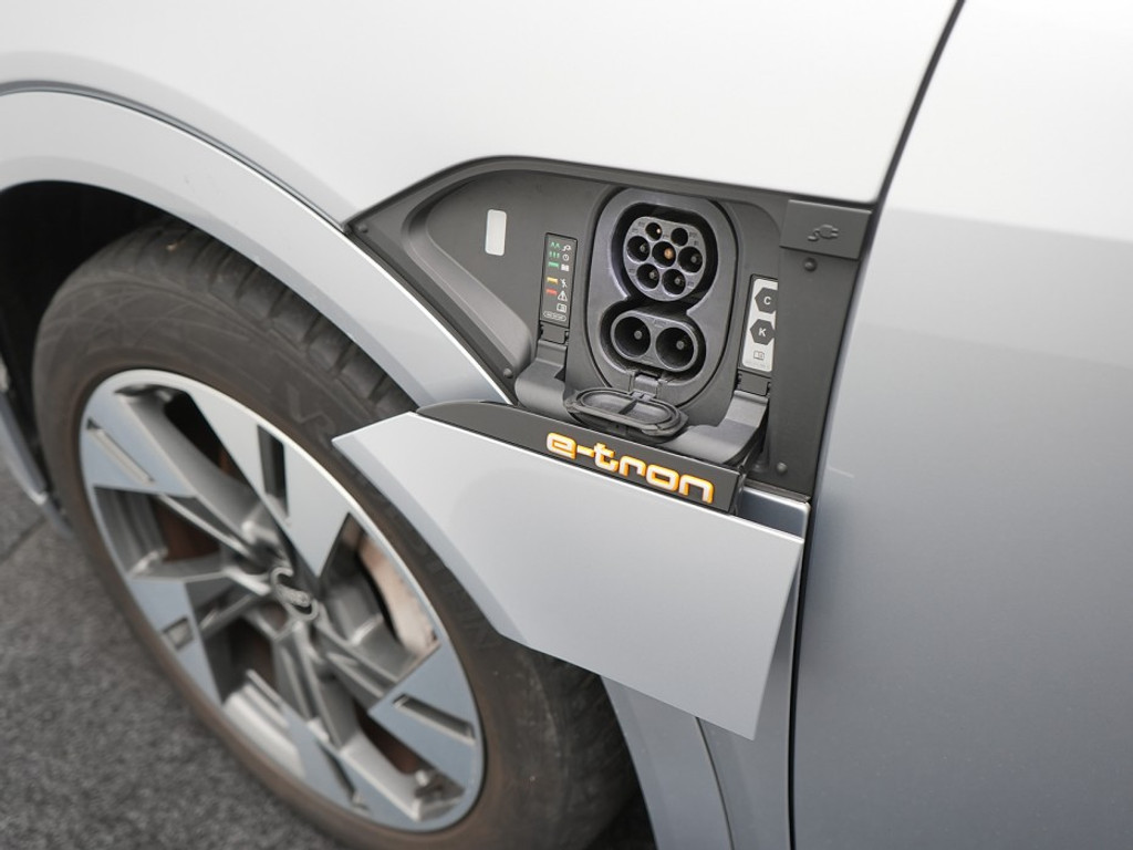 Audi e-tron 50 quattro Business edition Plus 71 kWh
