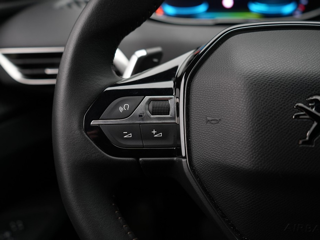 Peugeot 3008 1.6 PHEV 180 E-EAT8 ALLURE Navi& Carplay | Adaptief Cruise | Achteruitrijcamera | Climate |