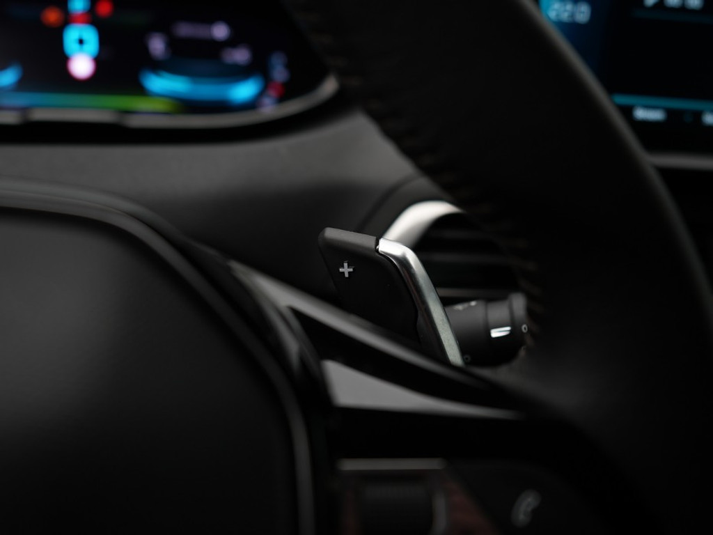 Peugeot 3008 1.6 PHEV 180 E-EAT8 ALLURE Navi& Carplay | Adaptief Cruise | Achteruitrijcamera | Climate |