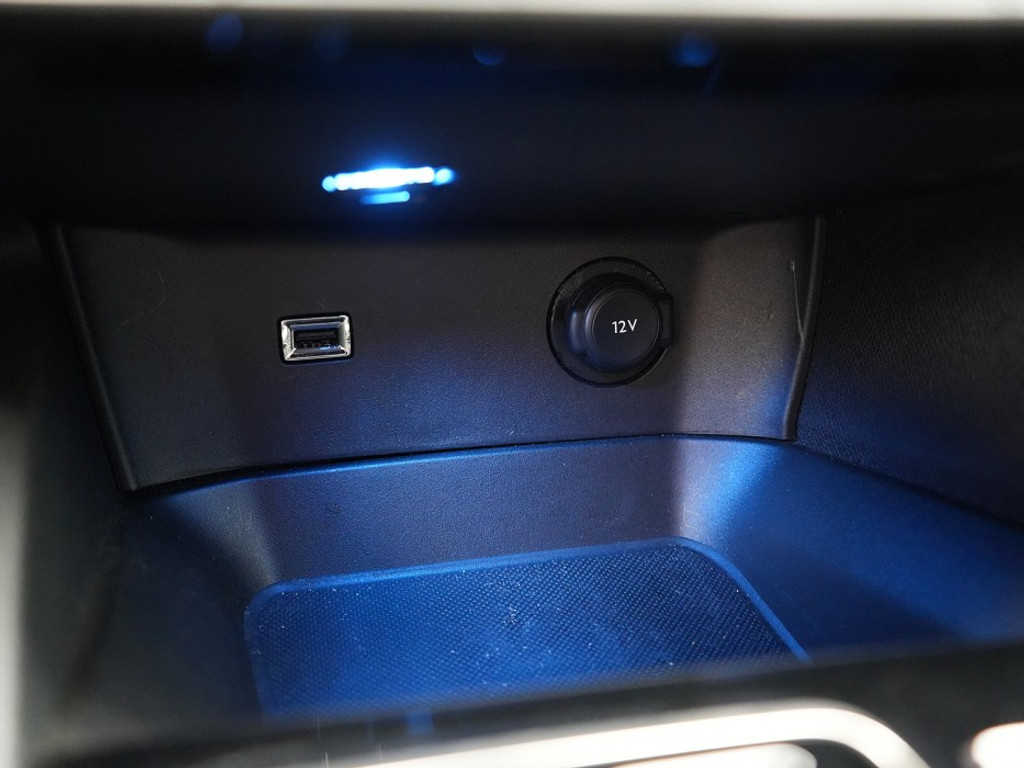 Peugeot 3008 1.6 PHEV 180 E-EAT8 ALLURE Navi& Carplay | Adaptief Cruise | Achteruitrijcamera | Climate |