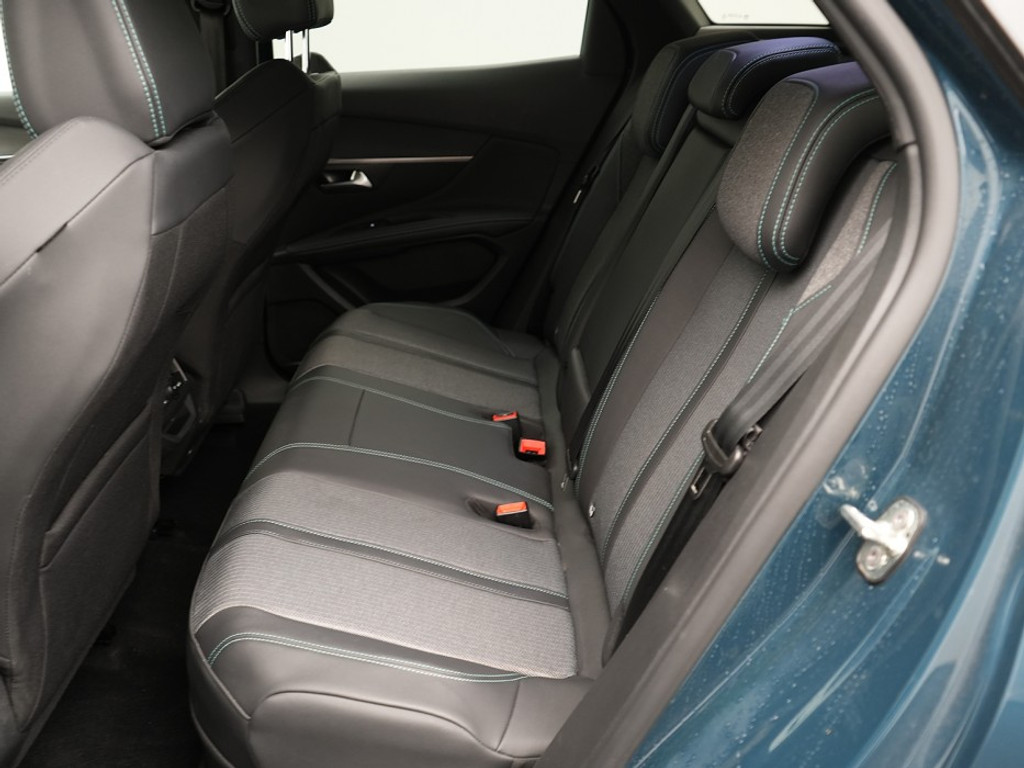 Peugeot 3008 1.6 PHEV 180 E-EAT8 ALLURE Navi& Carplay | Adaptief Cruise | Achteruitrijcamera | Climate |