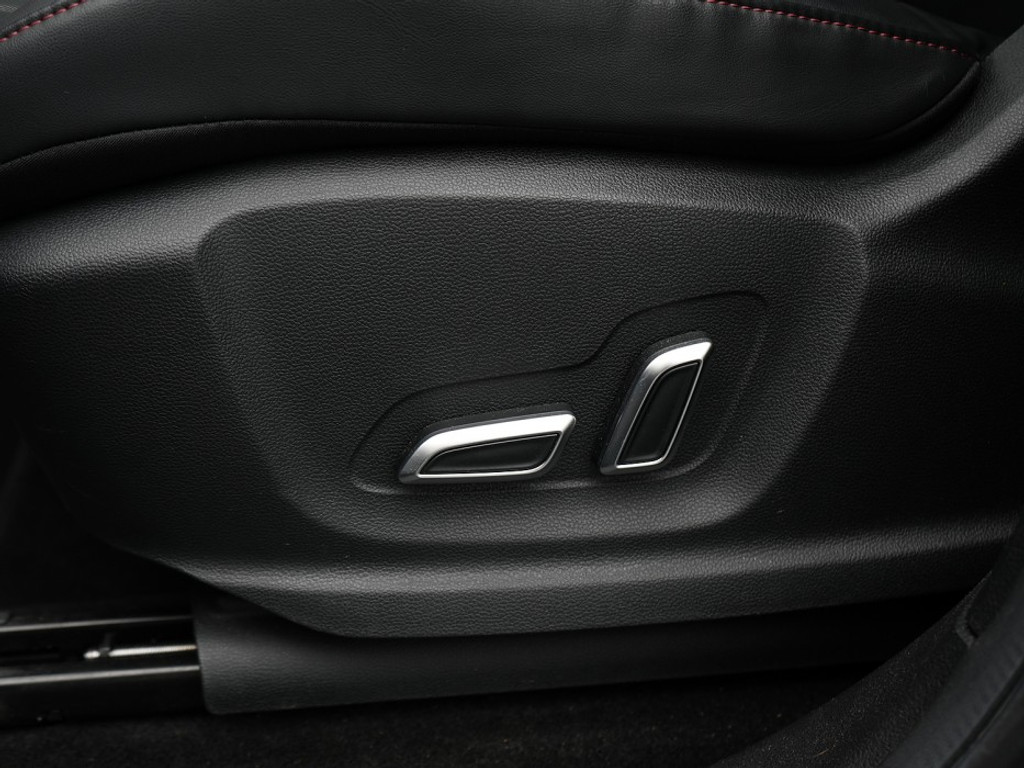 MG EHS EHS LUXURY PLUG IN-HYBRID